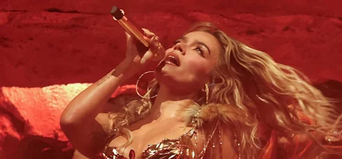 Karol G closes out her historic Coachella set with surprise announcement 1