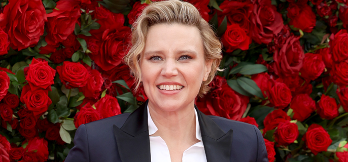 Kate McKinnon Reveals Geographic Tongue Diagnosis: “It’s Gross” 1