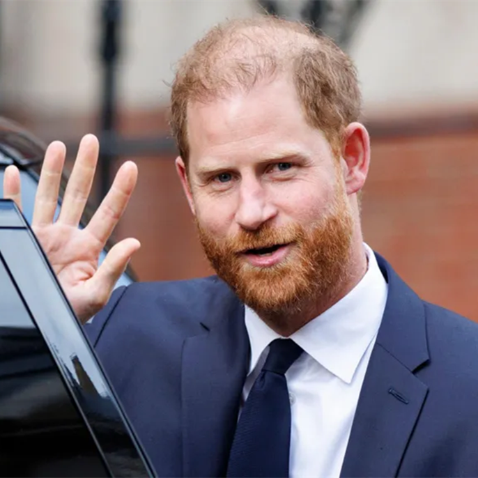 Liz Hurley says microphones put on windows, privacy trial hears