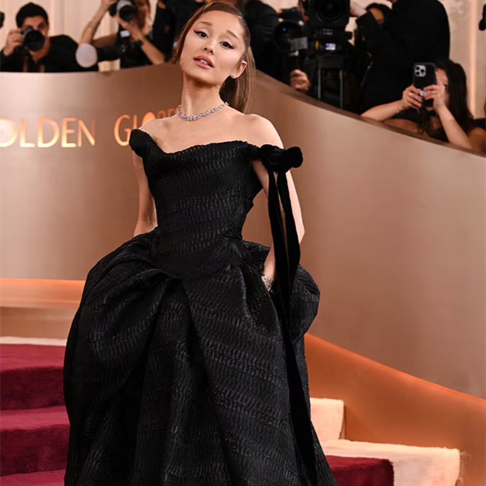 Ariana Grande Rocks Elphaba-Coded Look at the 2026 Golden Globes