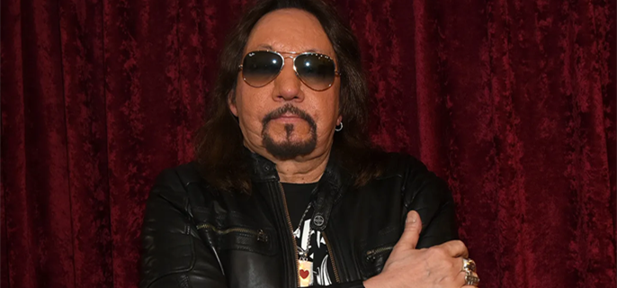 Kiss Guitarist Ace Frehley Died From Injuries Suffered in Fall 1