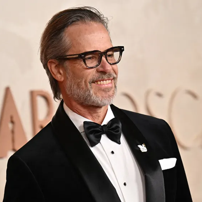 Guy Pearce Apologizes After Sharing Antisemitic Posts on Social Media 
