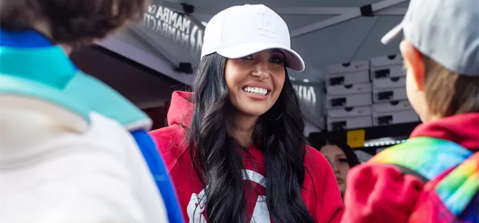 Vanessa Bryant Leads Efforts to Donate 8,000 Pieces of Apparel and Sneakers amid L.A. Fires 1