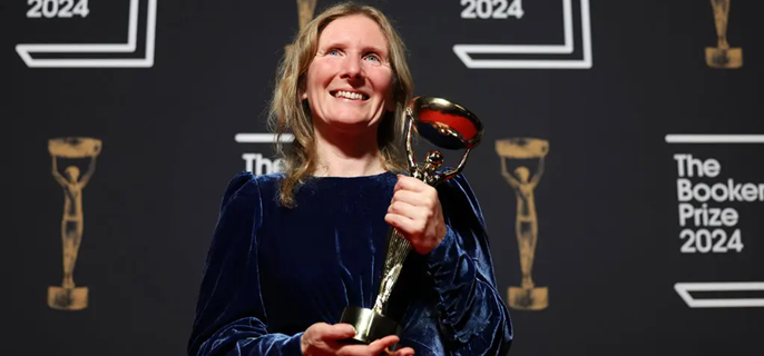 British writer Samantha Harvey’s space-station novel ‘Orbital’ wins the Booker Prize for fiction 1