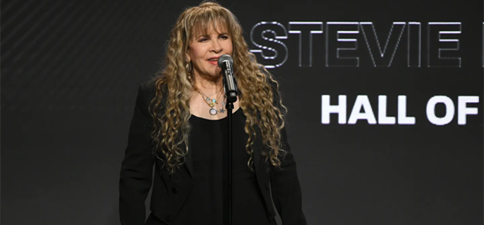 Stevie Nicks Postpones Shows After Fracturing Shoulder 1