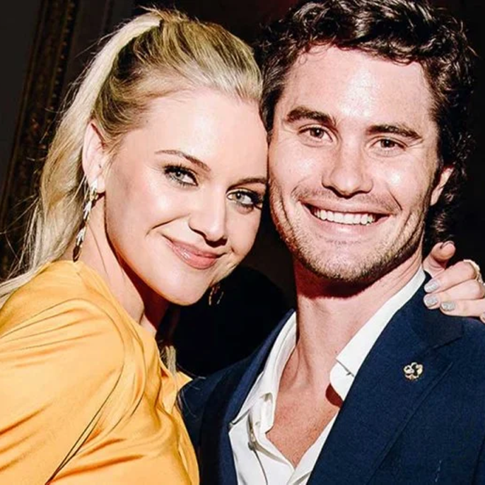 Kelsea Ballerini still have feelings for Chase Stokes after breakup?
