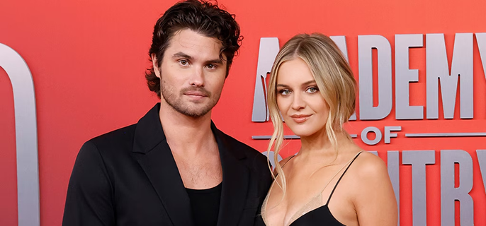 Kelsea Ballerini Gets Emotional in First Performance After Chase Stokes Breakup 1