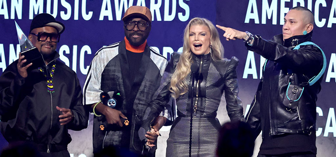 Emotional Fergie Reunites With Black Eyed Peas 