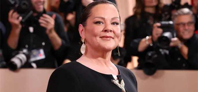Melissa McCarthy Dazzles in Form-Fitting Gown and JLo-Level Ponytail at 2026 Golden Globes 1