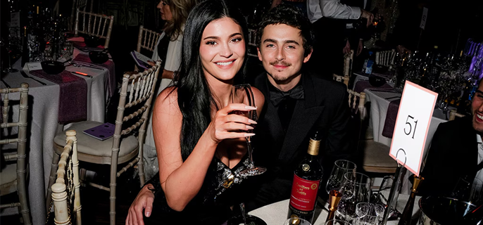 Kylie Jenner Has Coy Reaction to Boyfriend Timothée Chalamet's Award Season Shoutouts 1