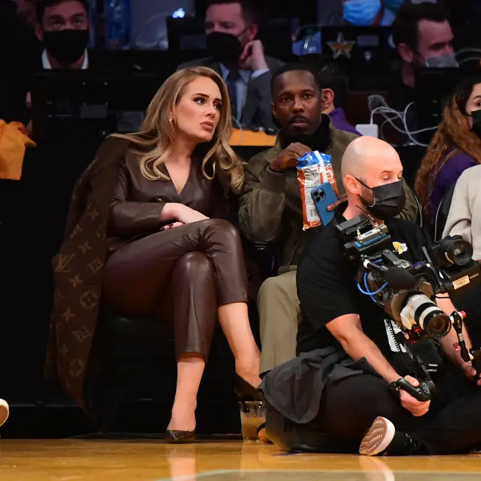 Adele shows off massive pear-shaped engagement ring from fianće Rich Paul