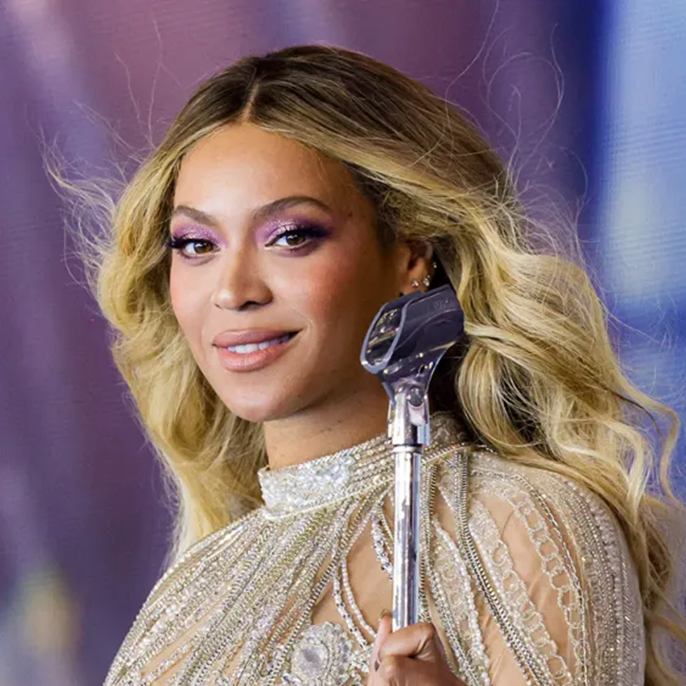 Beyoncé to Fund $500K Grant for Cosmetology Schools and Salons