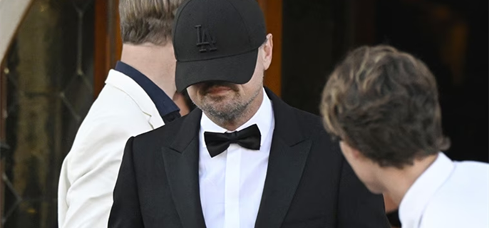 Leonardo DiCaprio Wears Baseball Hat to Jeff Bezos' Wedding With Girlfriend Vittoria Ceretti 1