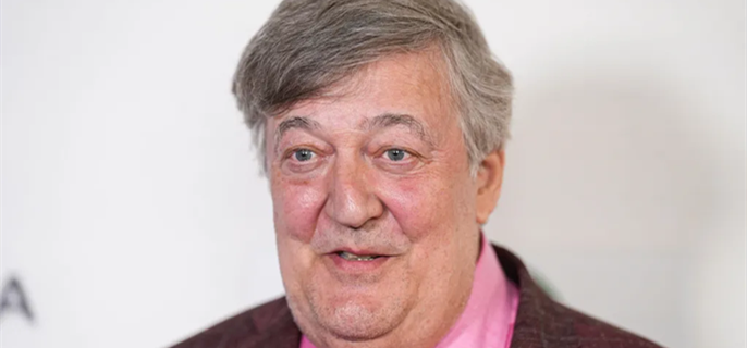 Stephen Fry sues tech conference for up to £100,000 after falling off stage 1