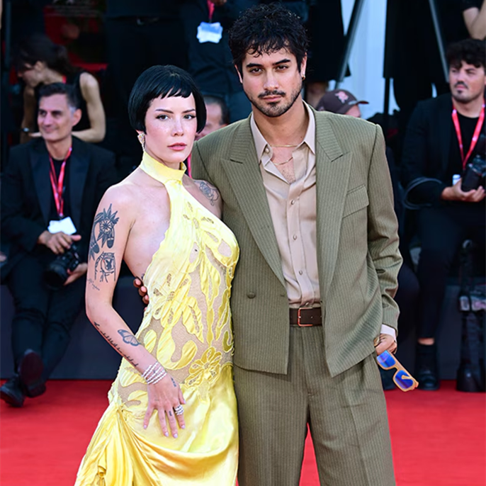 Halsey and Fianc&eacute; Avan Jogia Are Completely Naked for Jaw-Dropping Halloween Couples Costume