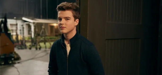 ‘Young Sheldon’ Star Iain Armitage Returns to CBS to Play Himself on ‘Ghosts’ 1