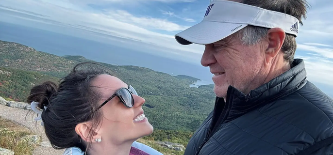 Jordon Hudson, 23, shares photos from romantic Valentine’s Day trip with boyfriend Bill Belichick, 72 1