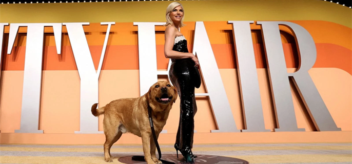 Selma Blair's Service Dog Scout Is the Star of the Show, Snuggling with Stars at 2025 “Vanity Fair” Oscar Party 1