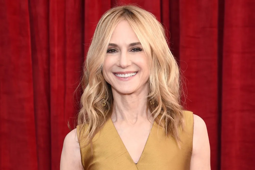 ‘Star Trek: Starfleet Academy’ Series Casts Holly Hunter in Main Role