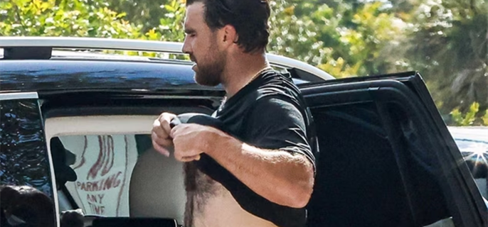 Travis Kelce's Shirtless Photos Have the Internet Buzzing 1