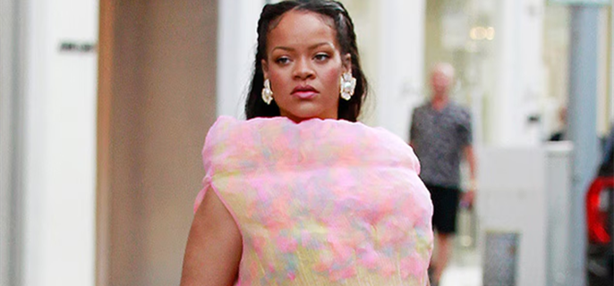 Pregnant Rihanna Turns Heads With Sorbet-Inspired Full-Length Gown 1