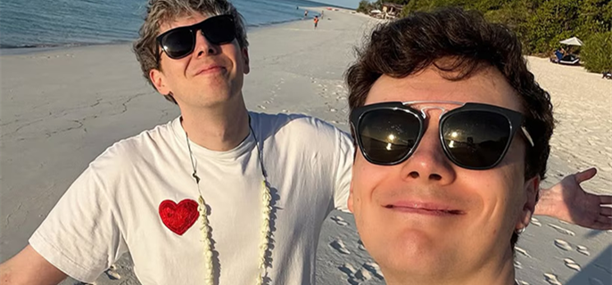 YouTubers Dan and Phil Confirm They're Dating Amid Longtime Romance Rumors 1