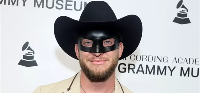 Orville Peck, unmasked: Country crooner to ditch disguise for Broadway debut 1