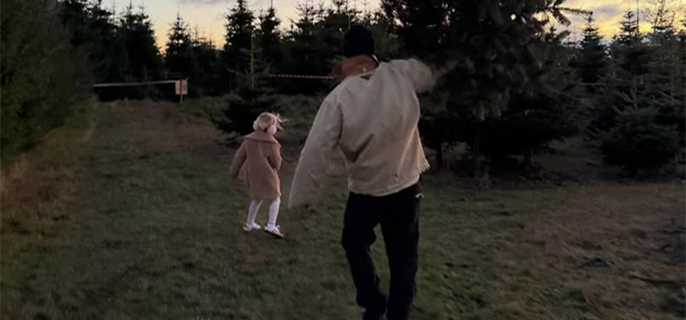 Katy Perry Shares New Pics of Holiday Celebrations With Justin Trudeau and Ex Orlando Bloom 1