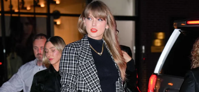 Taylor Swift sparks backlash for 'English teacher' comment 1