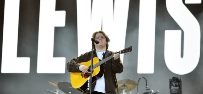 Lewis Capaldi calls out gender bias in pop music industry 1