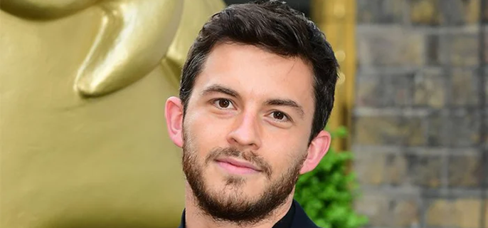 Jurassic World: Rebirth star Jonathan Bailey sets record straight about marital status 1
