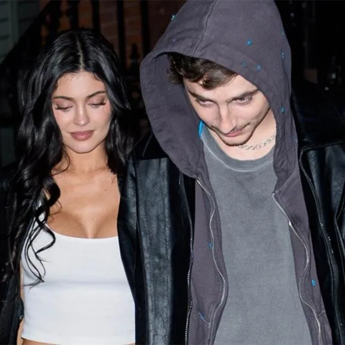 Timothee Chalamet&rsquo;s Move With Kylie Jenner During Knicks Game Captures Attention