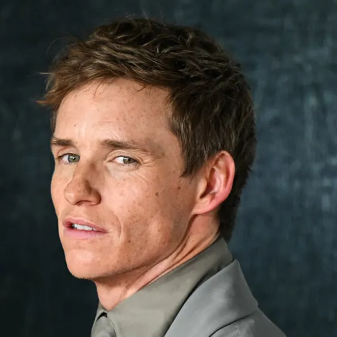 Eddie Redmayne Starring Opposite Julia Roberts in Sam Esmail’s ‘Panic Carefully’