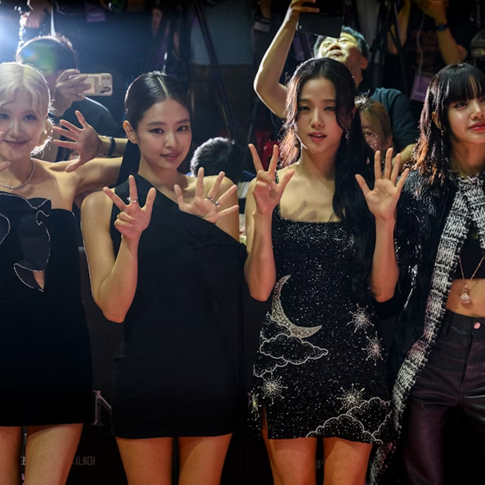 In Coordinating Looks, Blackpink Reunite for Eighth Anniversary