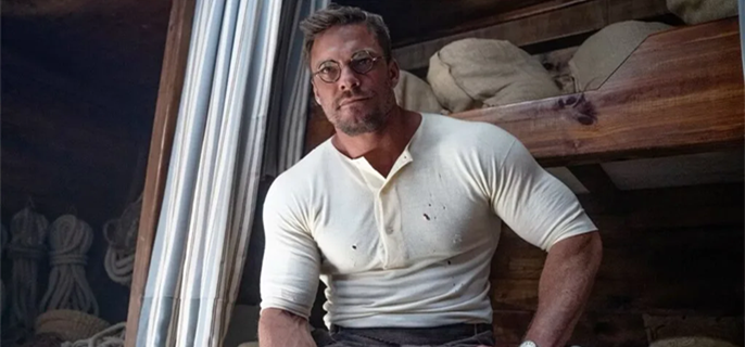 Alan Ritchson Caught on Video in Neighborhood Brawl After Dirt Bike Noise Clash 1