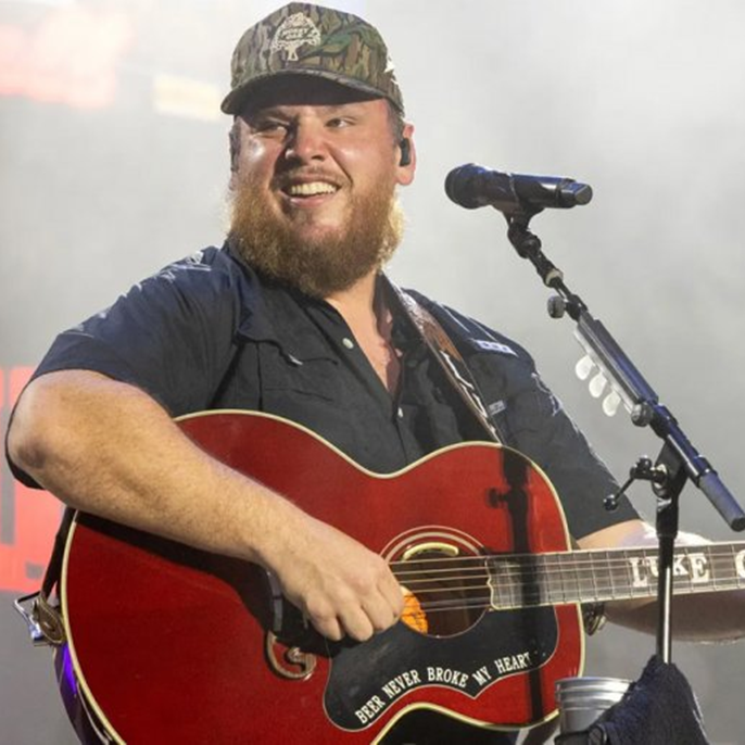 Luke Combs dreams of country music making it to Super Bowl: &lsquo;We&rsquo;re all waiting&rsquo;