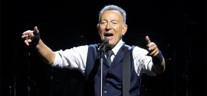 Bruce Springsteen Joins Zach Bryan for Surprise Appearance at New Jersey Concert 1