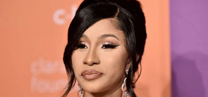 Cardi B stuns fans with shocking move in France 1