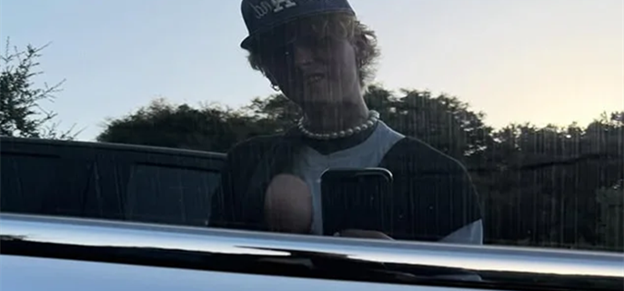 Machine Gun Kelly Shares New Photo With His and Megan Fox's Baby 1