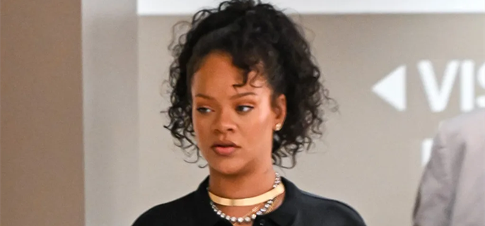 Rihanna shuts down pregnancy rumours 1