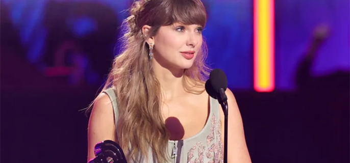 Taylor Swift Says She Feels 'Happy, Confident and Free' Because of Fiancé Travis Kelce at 2026 iHeartRadio Music Awards 1