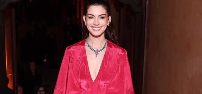 Anne Hathaway Reveals the Sweet Note She Got From 