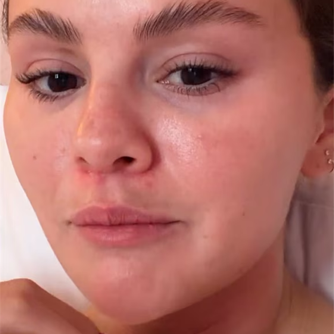 Selena Gomez Reacts After Fan Asks How She Shaves Her "Mustache&rdquo;