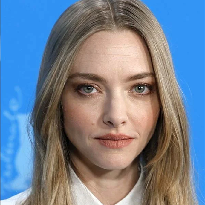 Sydney Sweeney gushes over Amanda Seyfried