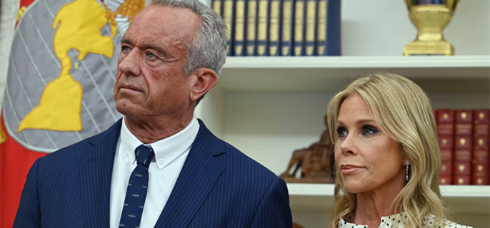 Cheryl Hines Issues Husband RFK Jr. a Shocking Ultimatum 1