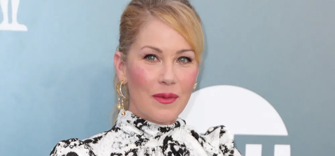 Christina Applegate Says She Has “Beef” With ‘Love Island’ Producers and Contestants 1