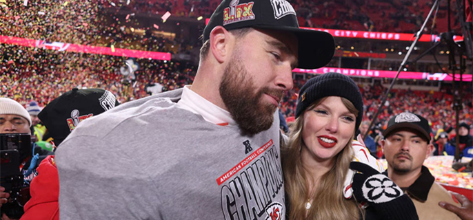 Taylor Swift Handed Out This Much Cash to Christmas Workers at Chiefs NFL Game 1