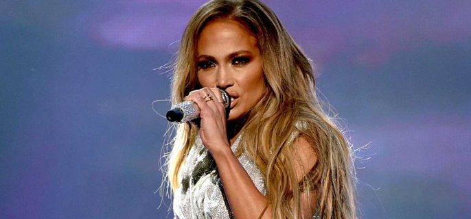 How much Jennifer Lopez charged to perform at Indian billionaire’s wedding? 1