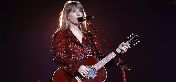 Taylor Swift Struggles Through Tears While Speaking to Fans at Final Toronto Eras Tour Performance: 'It's Not Even the Last Show' 1