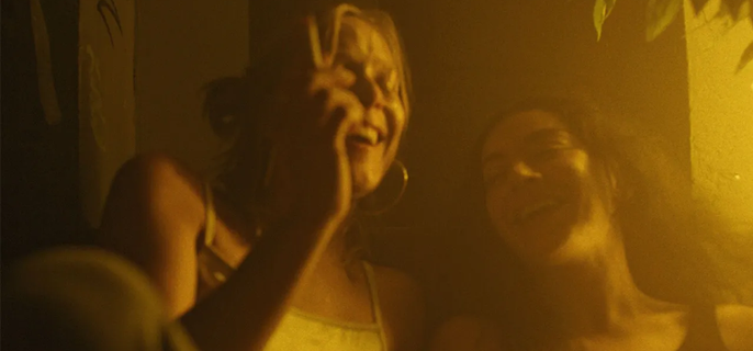 Erupcja: Charli XCX shines in quirky film debut 1